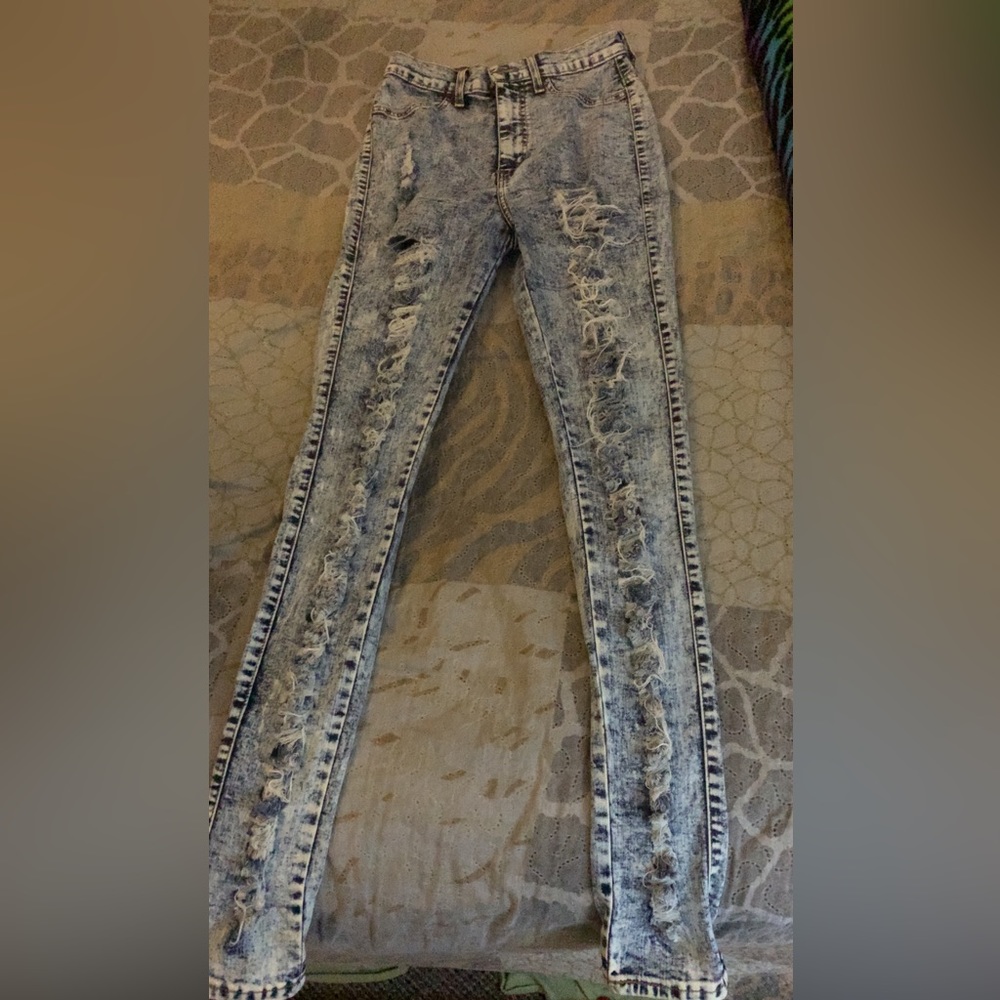 High rise light washed cut jeans